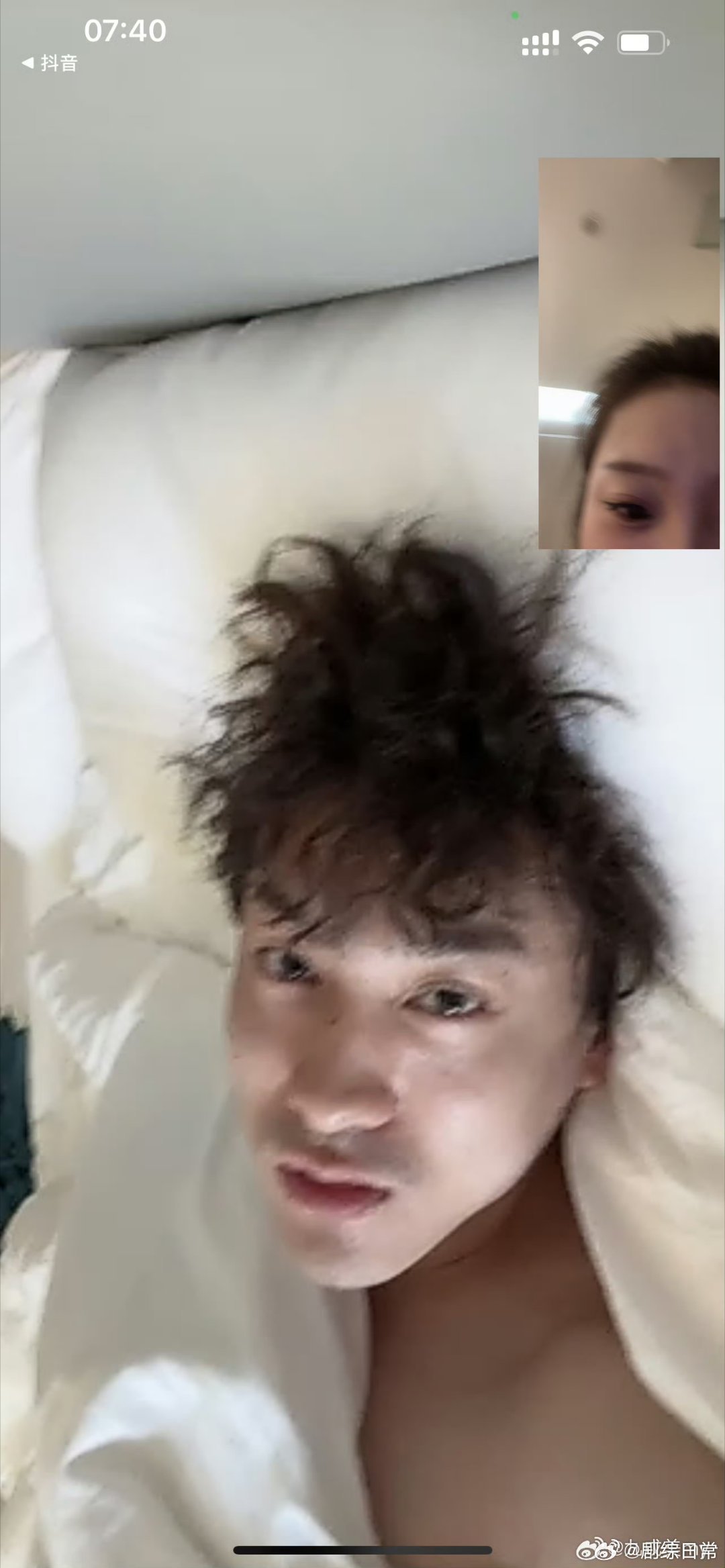 九成美发田栩宁素颜：素颜照风波背后，是亲密关系里的权力不对等，这件事表面是“素颜