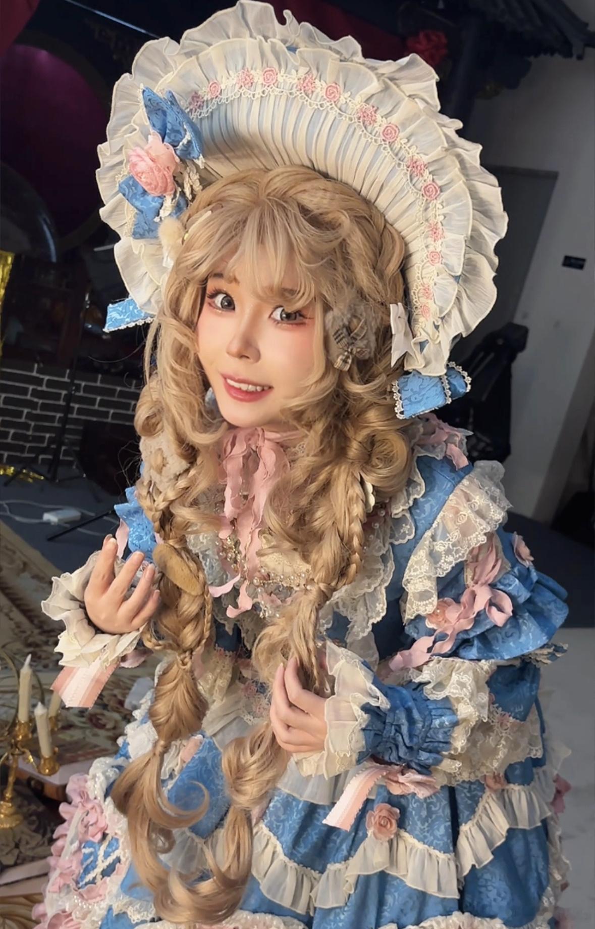 冬夏saki  今天的视频因为缺了两句话可能没太明白 这是已经回家了 工作结束了