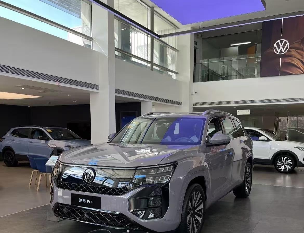 看了大众途昂11月份销量，刚2000多台，作为一款在广州车展上新上市的一款大七座