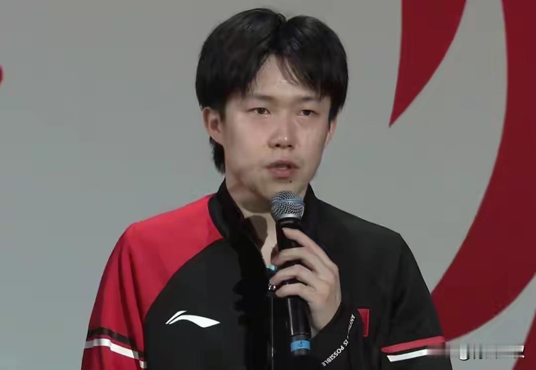 大家没注意王楚钦的脸色吗？
今天大头打男单和男双也就罢了，
还不休息，连着打。