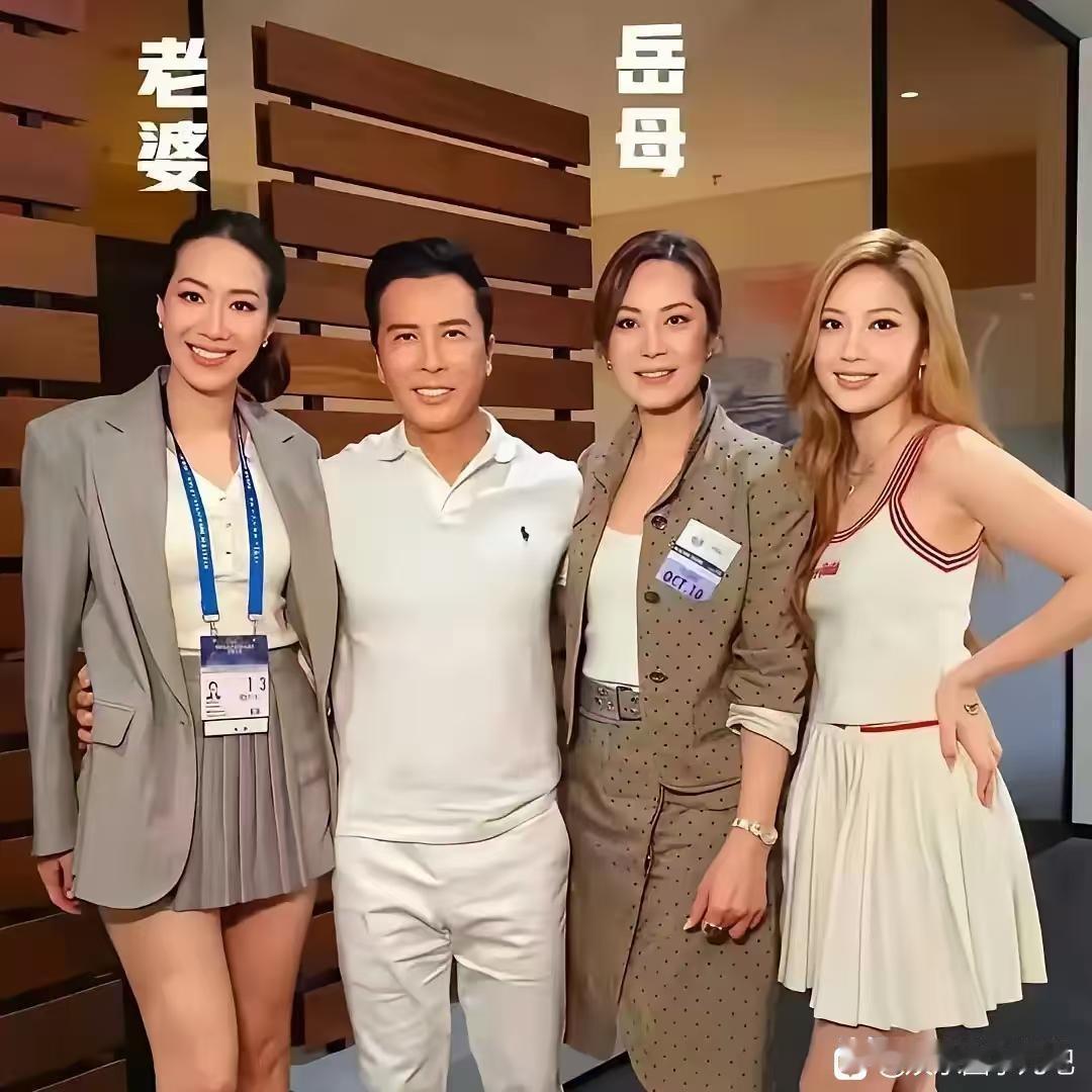 62岁的甄子丹和68岁的岳母
一张照片，看懂了两种人生的答案。
62岁的甄子丹，