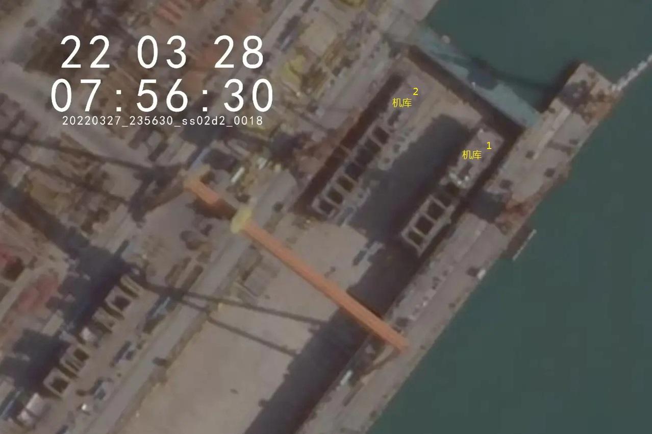 大连4艘新批次052DG正在加紧施工 ！！图三盛况将再现