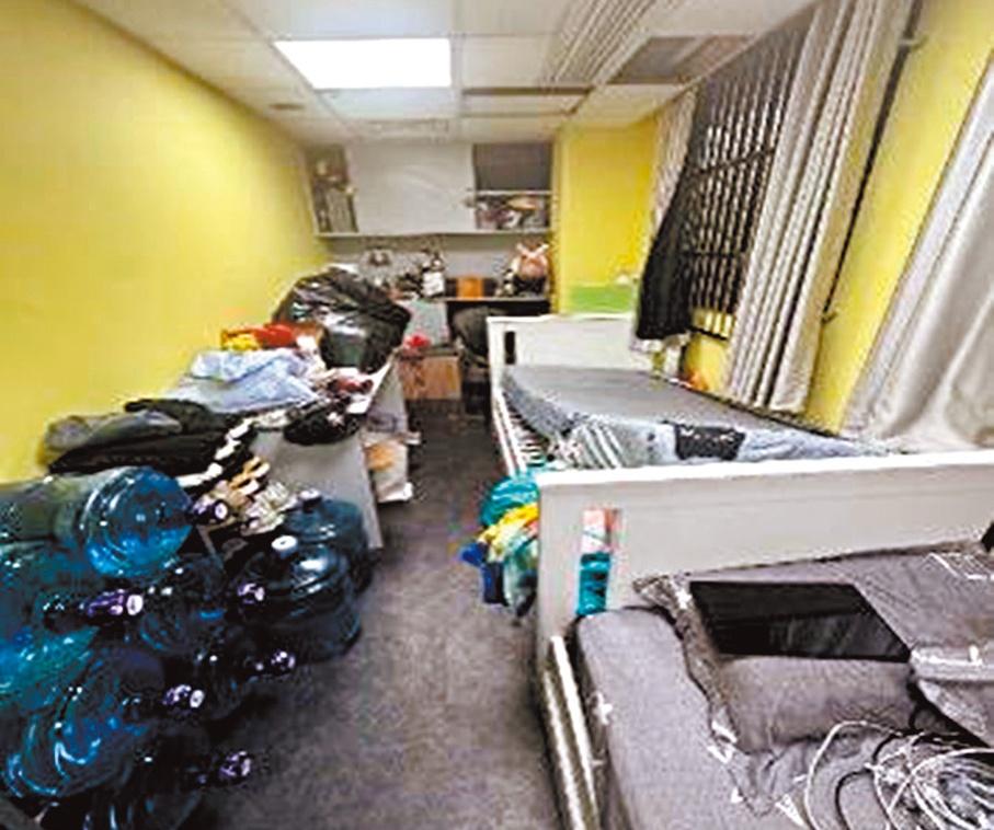 【警方捣家庭式网恋诈骗集团拘11人】过去三星期，警方刑事部联同各大总区，展开代号