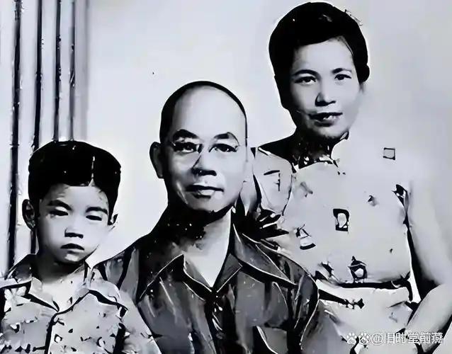1950年，保密局局长毛人凤刚签完吴石的死刑执行令，转头就在吴石妻子的判决书上动