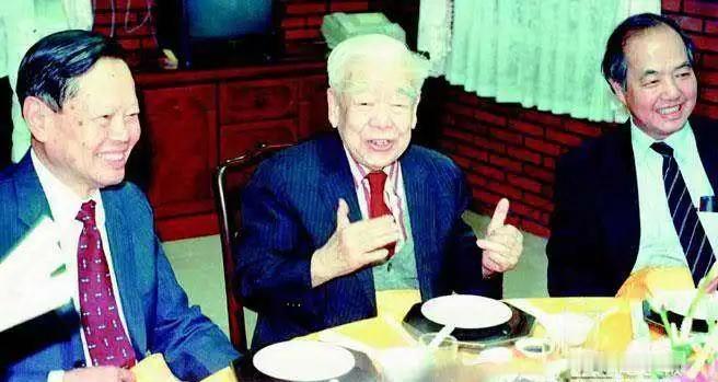 杨振宁、李政道师承吴大猷的女人观(下)
1978年，吴大猷从纽约州立大学水牛城分