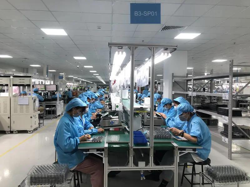 工厂里普工最累的岗位还真不少。就说宁德时代的普工，上夜班简直是挑战。晚上7点就得