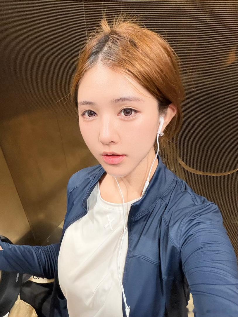 感觉自己调整体态➕瘦了后头都变小了 