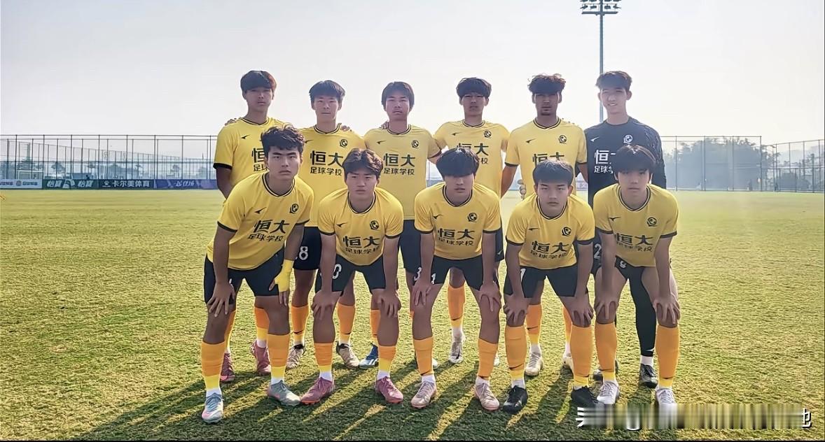 6战全胜，这支被公认最有希望的恒大足校U17在中青精英赛上如愿提前一轮夺冠，这充