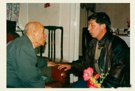 拍照是凝固现实的一种方式。你不能拥有现实，但你可以拥有影像——就像你不能拥有现在