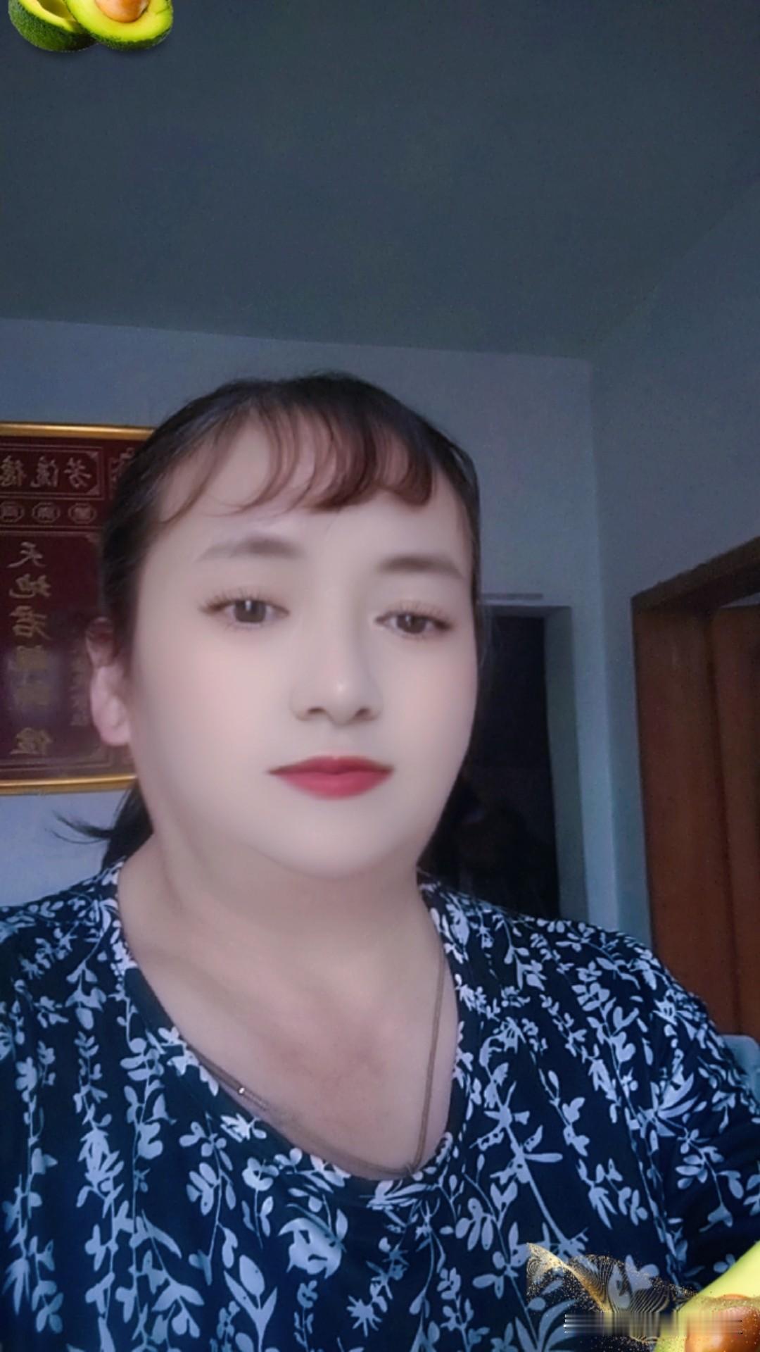 奉劝大家夏天千万别买这种便宜的衣服，闭汗还不舒服，纯涤沦布料，真正是便宜没好货好