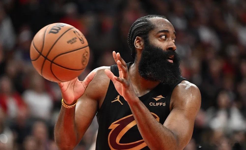 NBA季后赛，骑士125-94大胜活塞，成功晋级东决，将对阵尼克斯。据统计，哈登