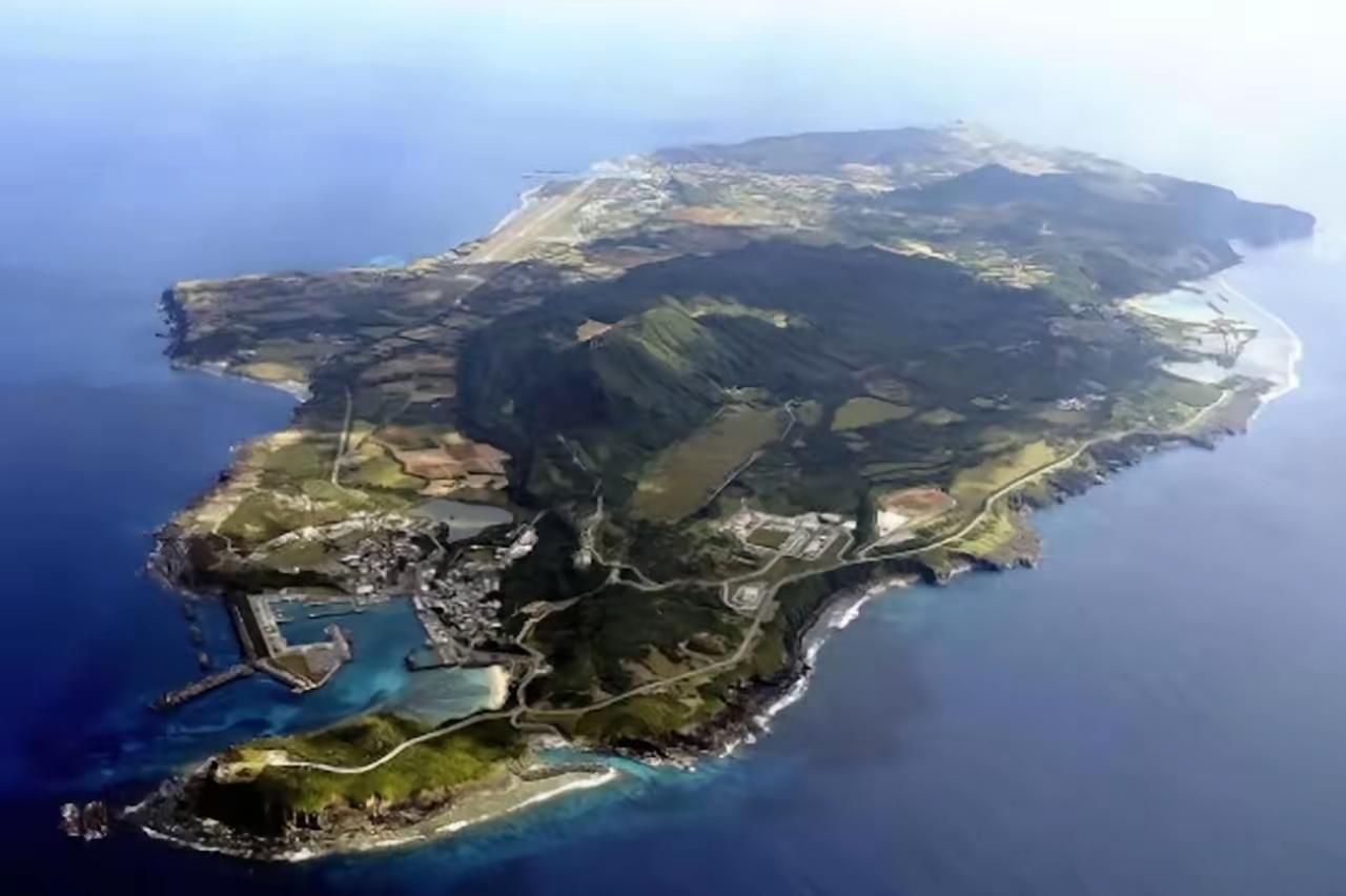 应采取措施，要求日本不得在法定领土（四岛）之外部署军力。已经部署的必须撤回，如琉