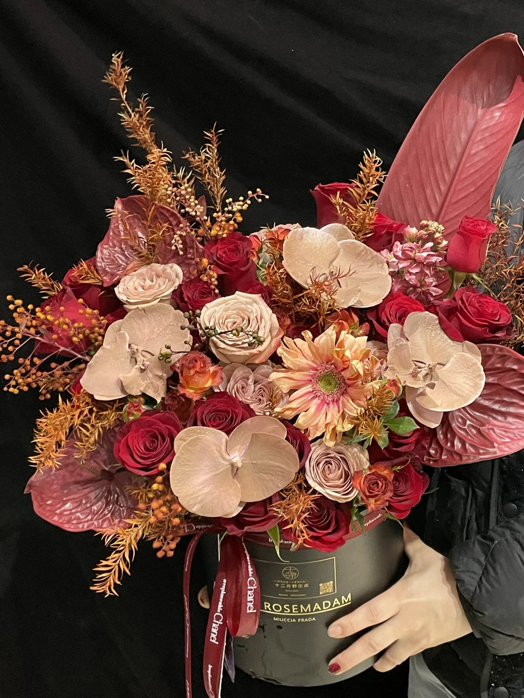 红色乔迁抱抱桶/沈阳花店