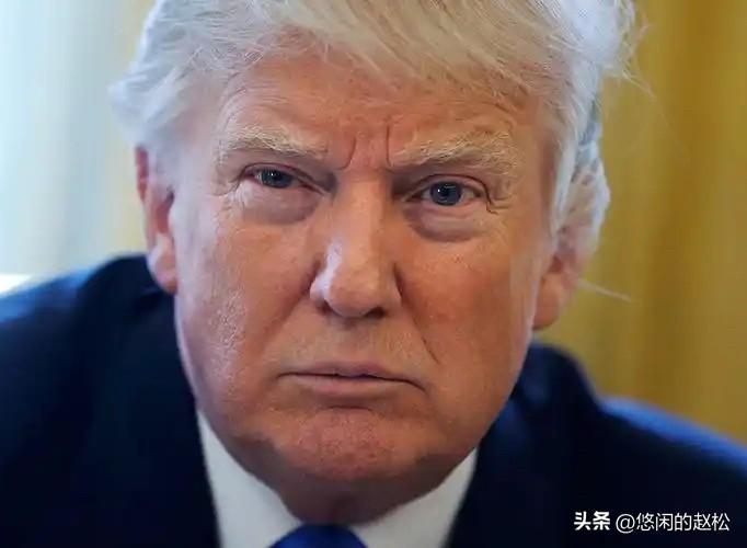 有前任做对比，怪不得白宫新发言人扎卡里亚这么不招人待见，照着稿子念都磕磕绊绊，还