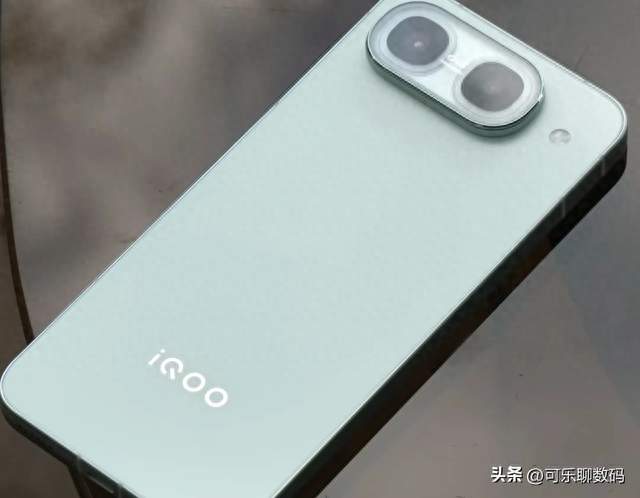 三千档游戏神机iQOO Neo11，现在还值得入手吗？真实长测讲实话
