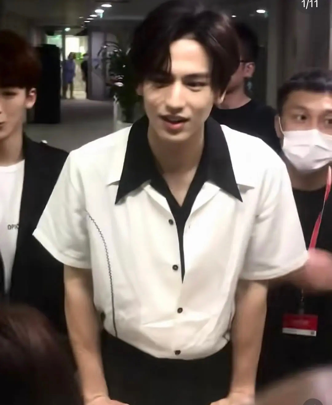 原来张凌赫一直在戴假发 