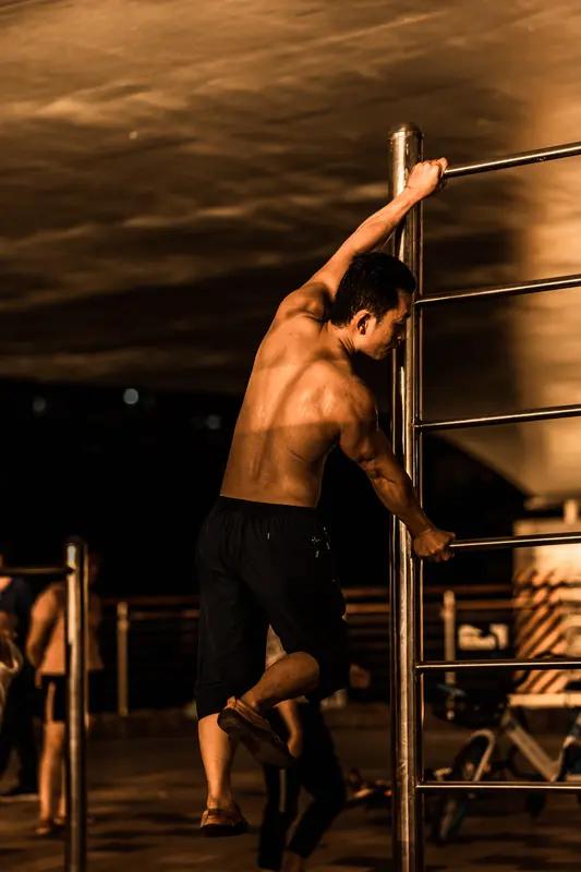 “身体是革命的本钱”这话太对了。人生就像一场漫长的马拉松，好身体就是参赛的入场券