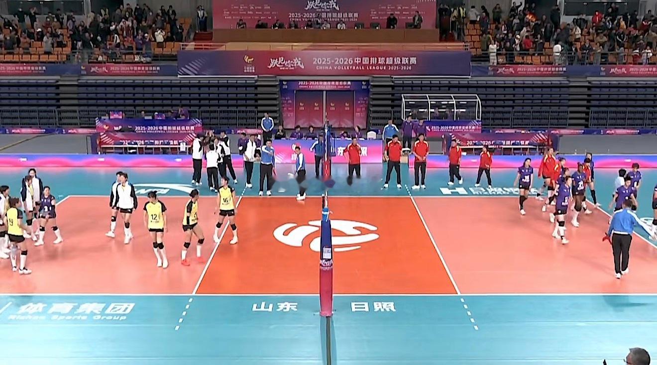 【山东女排逆转天津夺联赛两连胜】2025-2026中国女排超级联赛常规赛A级第二