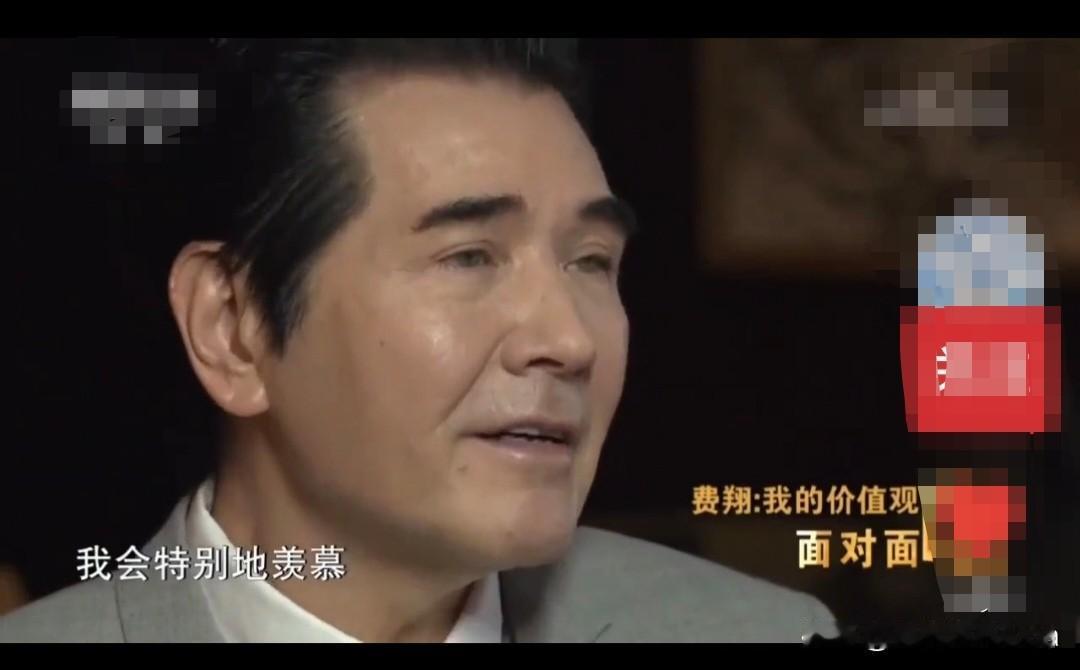 “今年过年，我们家没人了。亲人都不在了，就剩我一个人了……

这是65岁的费翔，