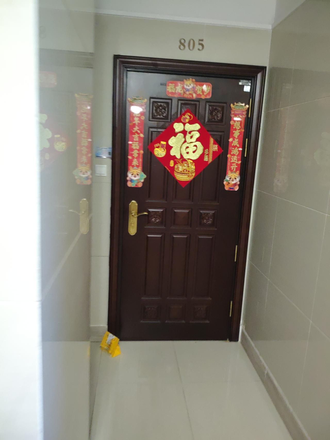 生活里，我们常常忙忙碌碌，追名逐利、与人攀比，在焦虑内卷中一路狂奔。其实，很多人