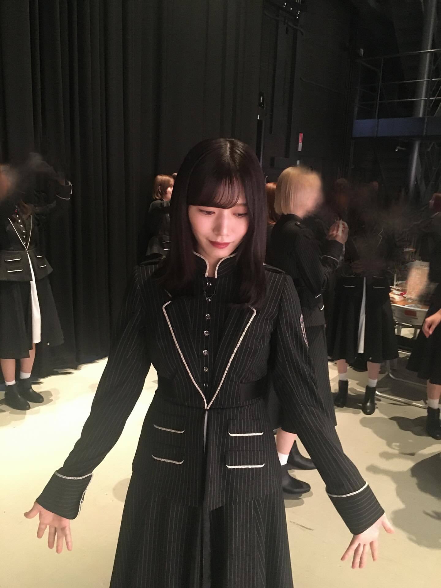 村山美羽「13thシングルの新制服、黒色、可愛いです。」miugram ​​