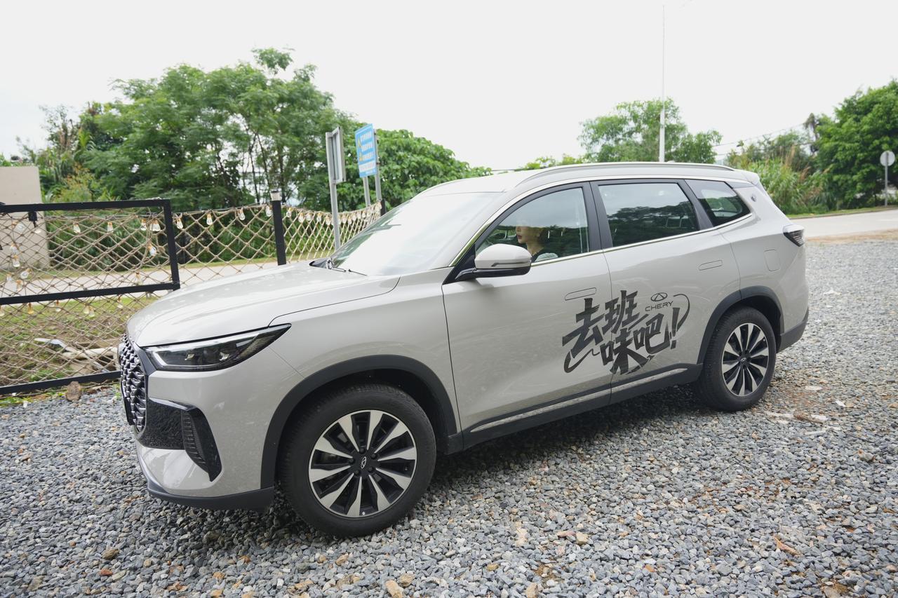 《去班味吧》里唐九洲他们溅了一身泥点却开怀大笑的画面，像极了我们每次出发时的心情