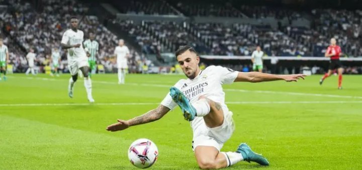 皇家贝蒂斯阵中伤病过多，有意在冬窗补强，并再次和塞瓦略斯联系在一起。贝蒂斯俱乐部