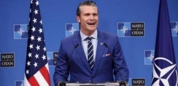 美国 防长的一句话让美国人破了防，他表示中美要是开打，不出半个小时，他们的航母全