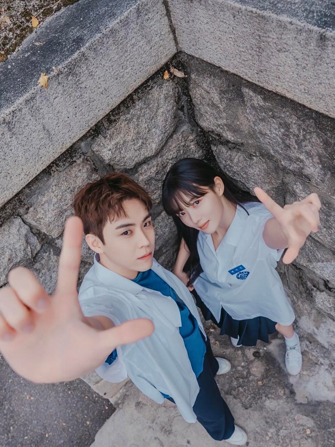 0个人走出亲爱的x！！金裕贞金度勋合照放不完根本放不完，又来新图了好喜欢两个人的