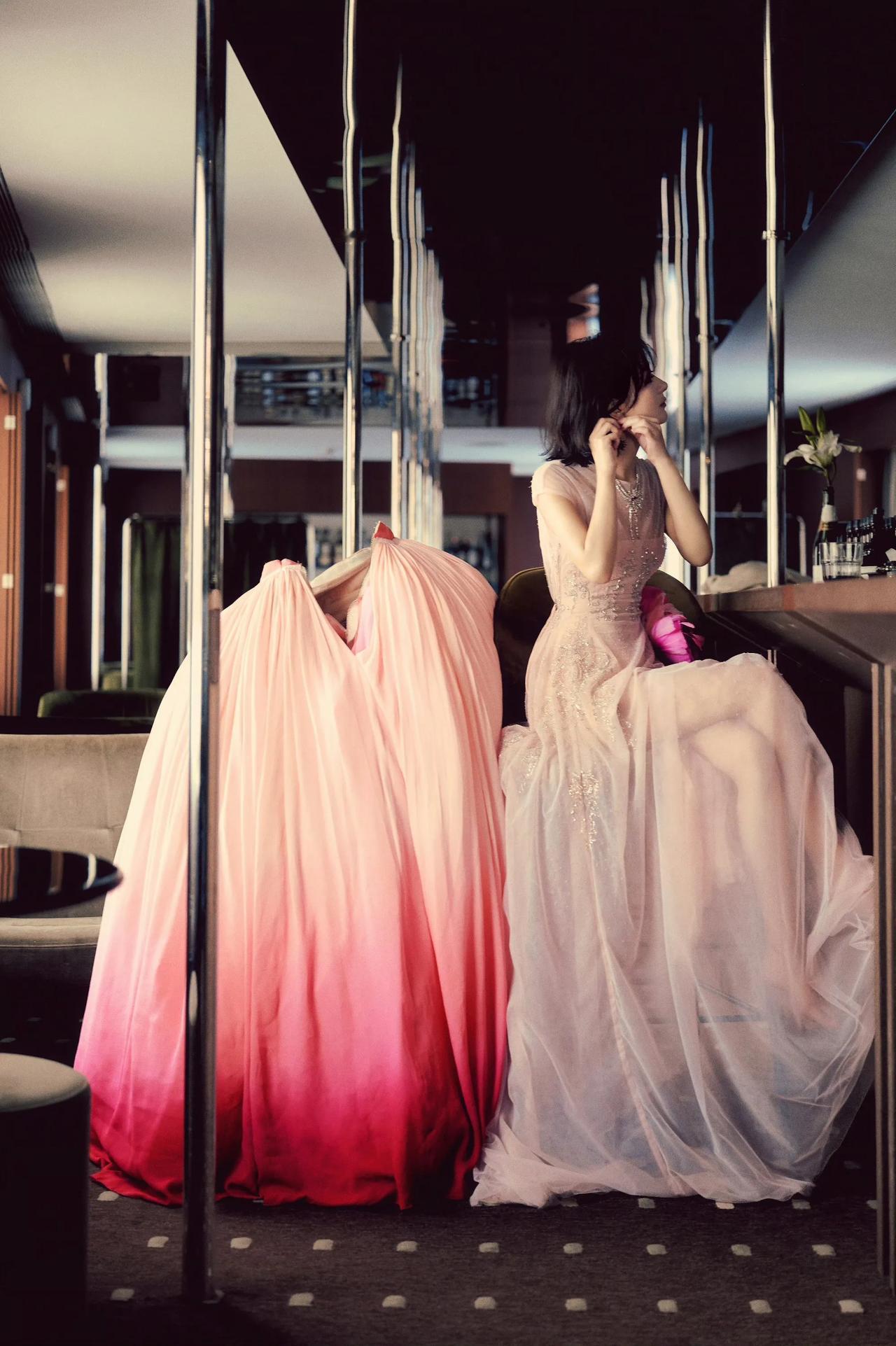 #赵丽颖是魔鬼身材吗#对于赵丽颖是否是魔鬼身材，不同的人可能有不同的看法，但从多