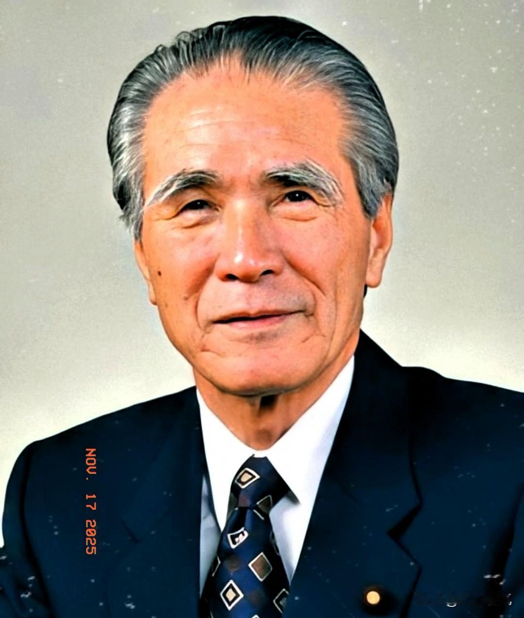 毛宁提醒日本人回顾村山谈话。
她表示，“是时候回顾1995年的‘村山谈话’了，当