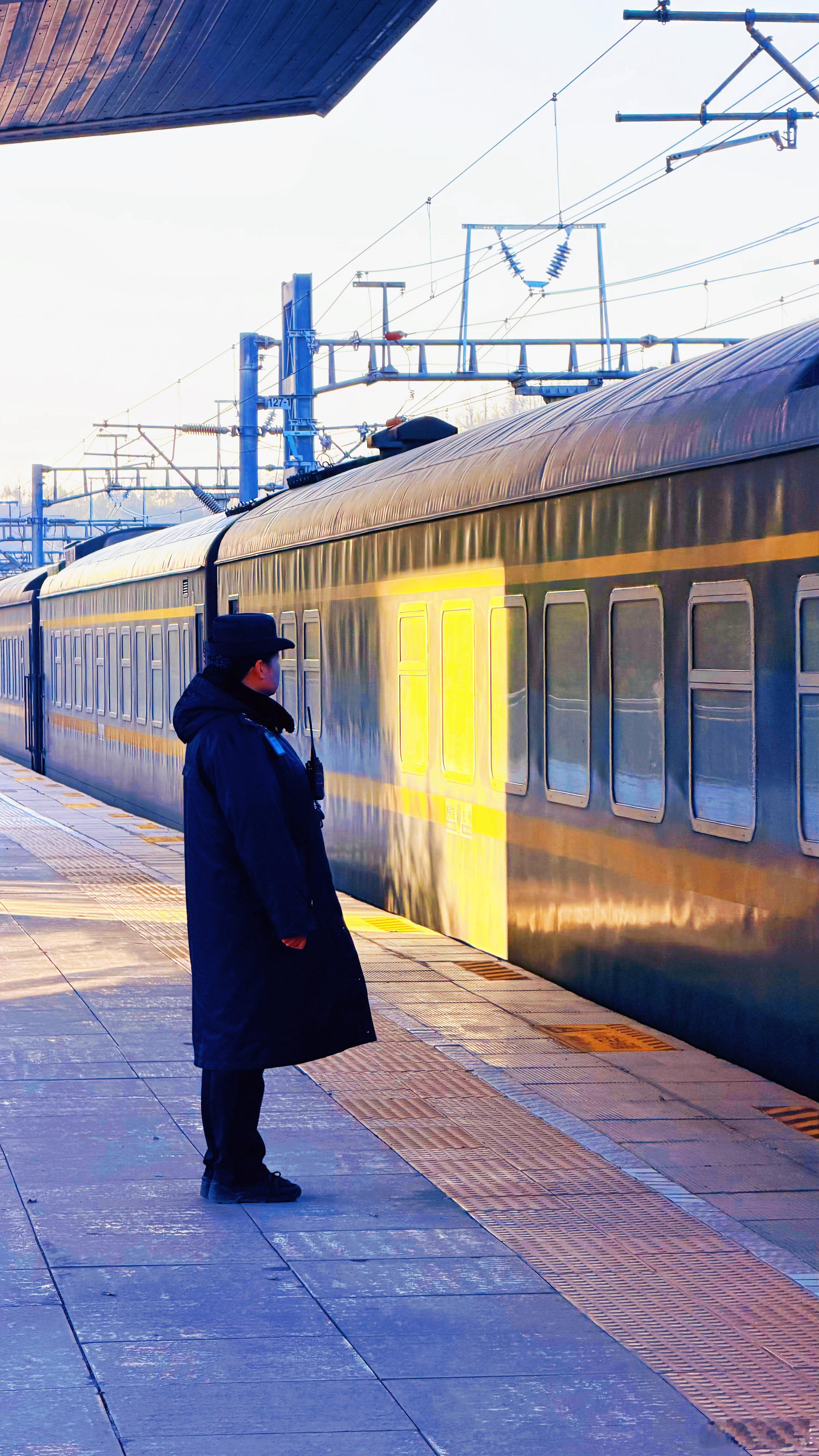 早上坐火车随手拍了一张