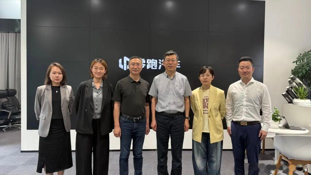 张永伟副理事长一行赴零跑汽车调研交流7月11日，中国电动汽车百人会副理事长兼秘书