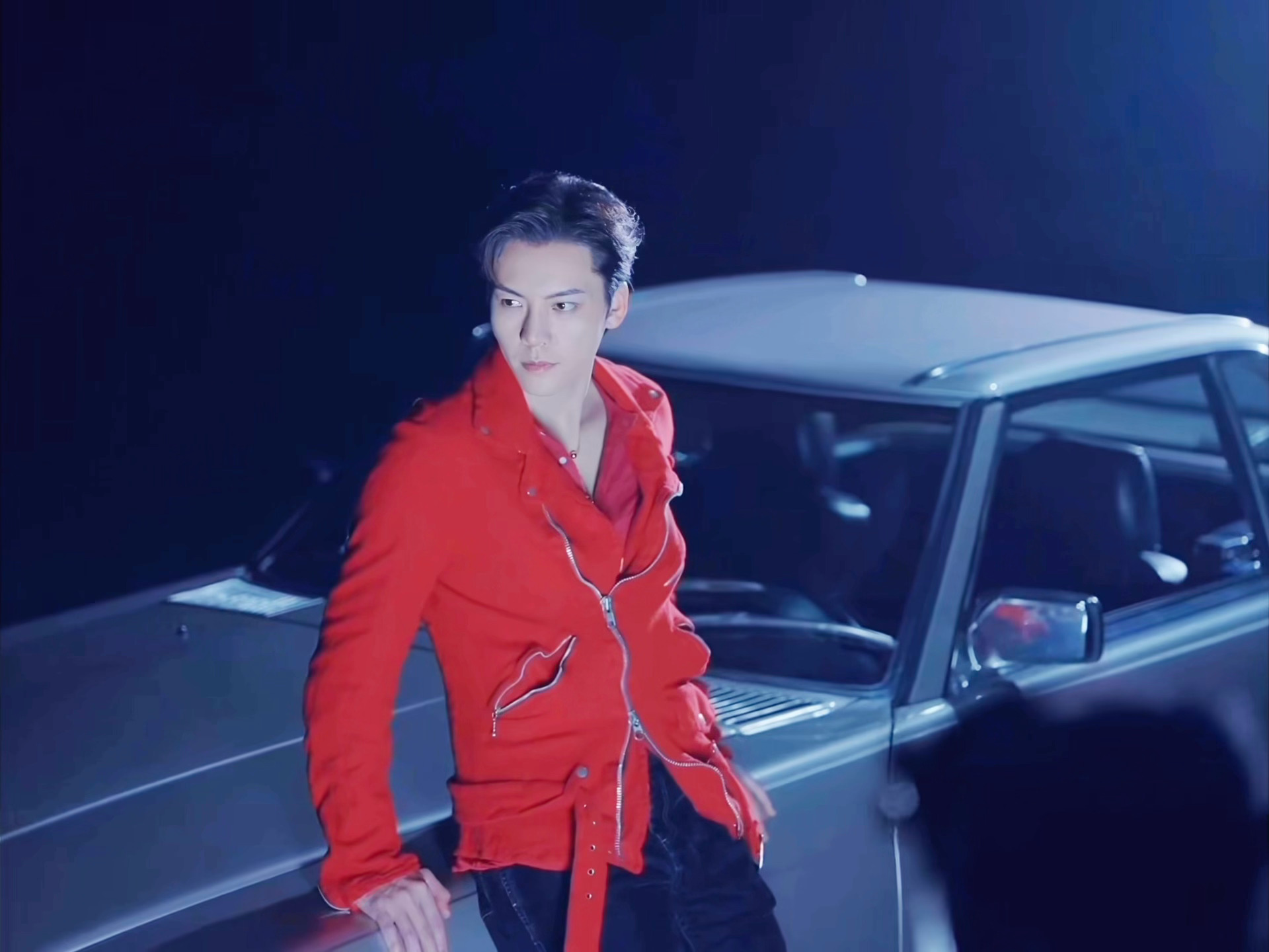 陈伟霆陈伟霆新歌乐此不疲 妈妈咪呀！这也太好看吧～～视频截图仅调色 