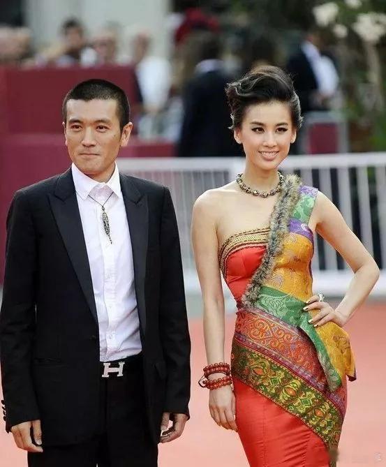 看《演员的诞生》的时候，以为黄圣依是为了孩子，耽误了工作；看《妈妈是超人3》，忽