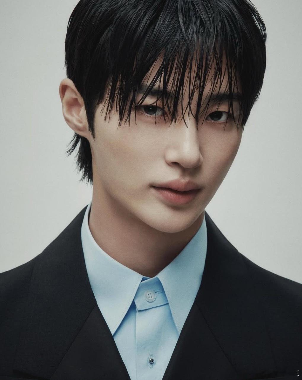 【热帖】最近男演员圈中最火的男演员TOP3边佑锡 李濬荣 秋英宇评论800+（都