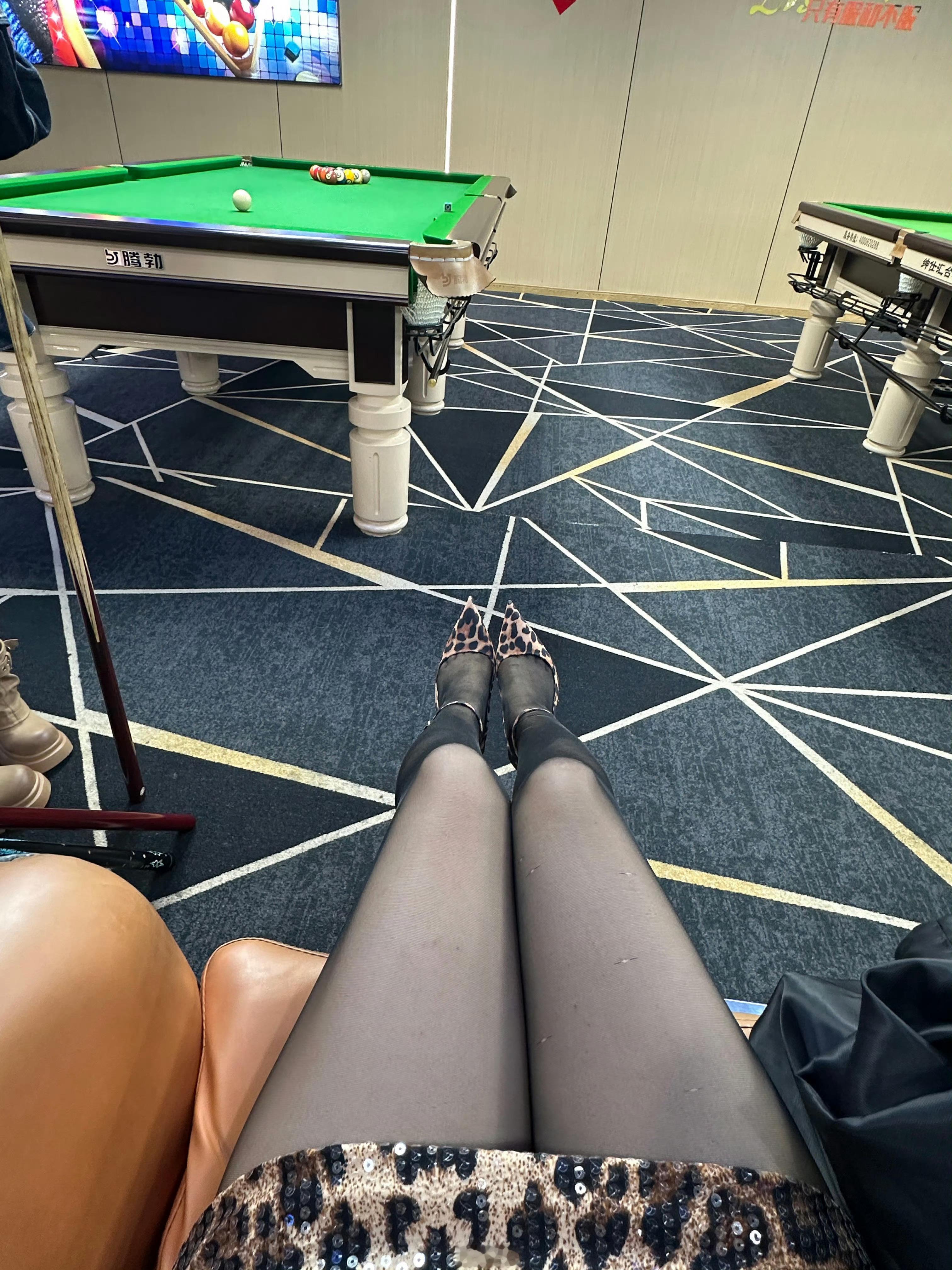 有时候文字太贫瘠 有些感情太重太浓 像一团棉花堵在心口 你问我想说什么 我不知道