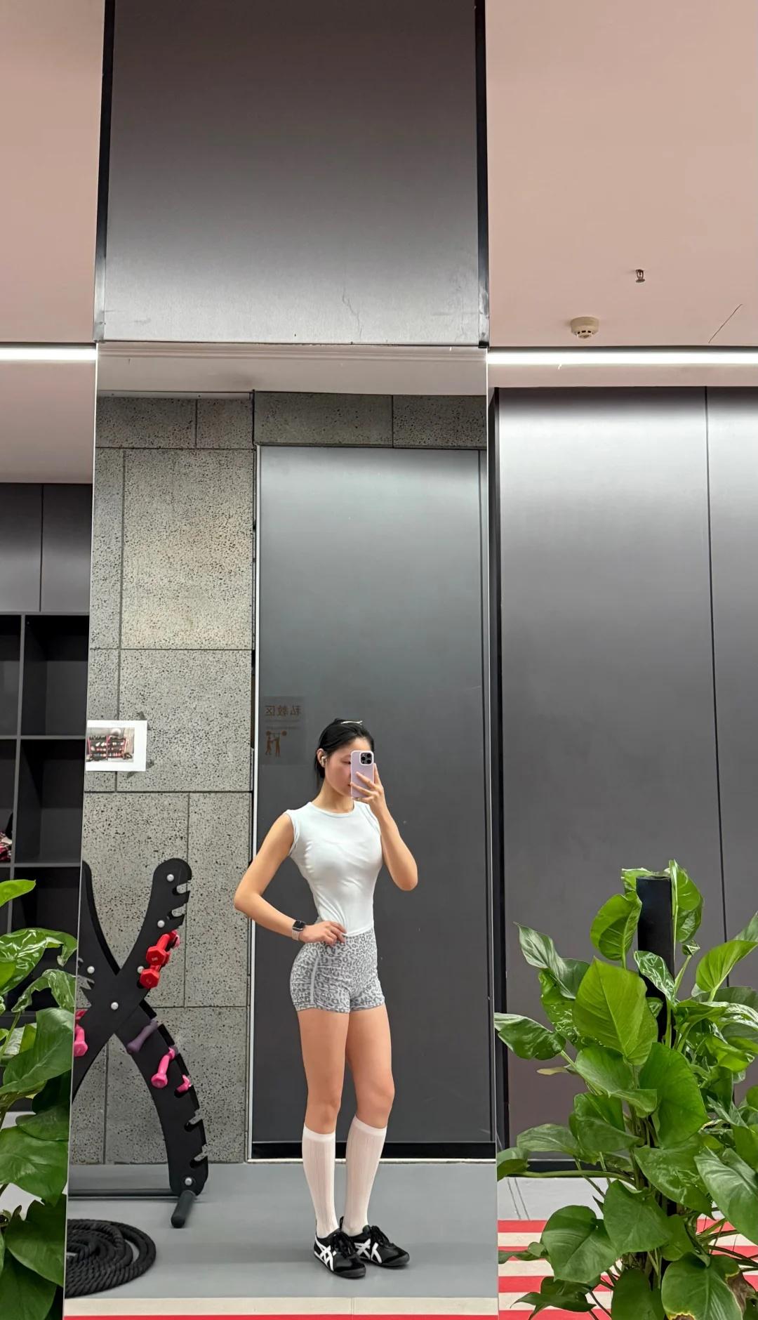 主打佛系
肌肉小小的很安心😌今天就这样