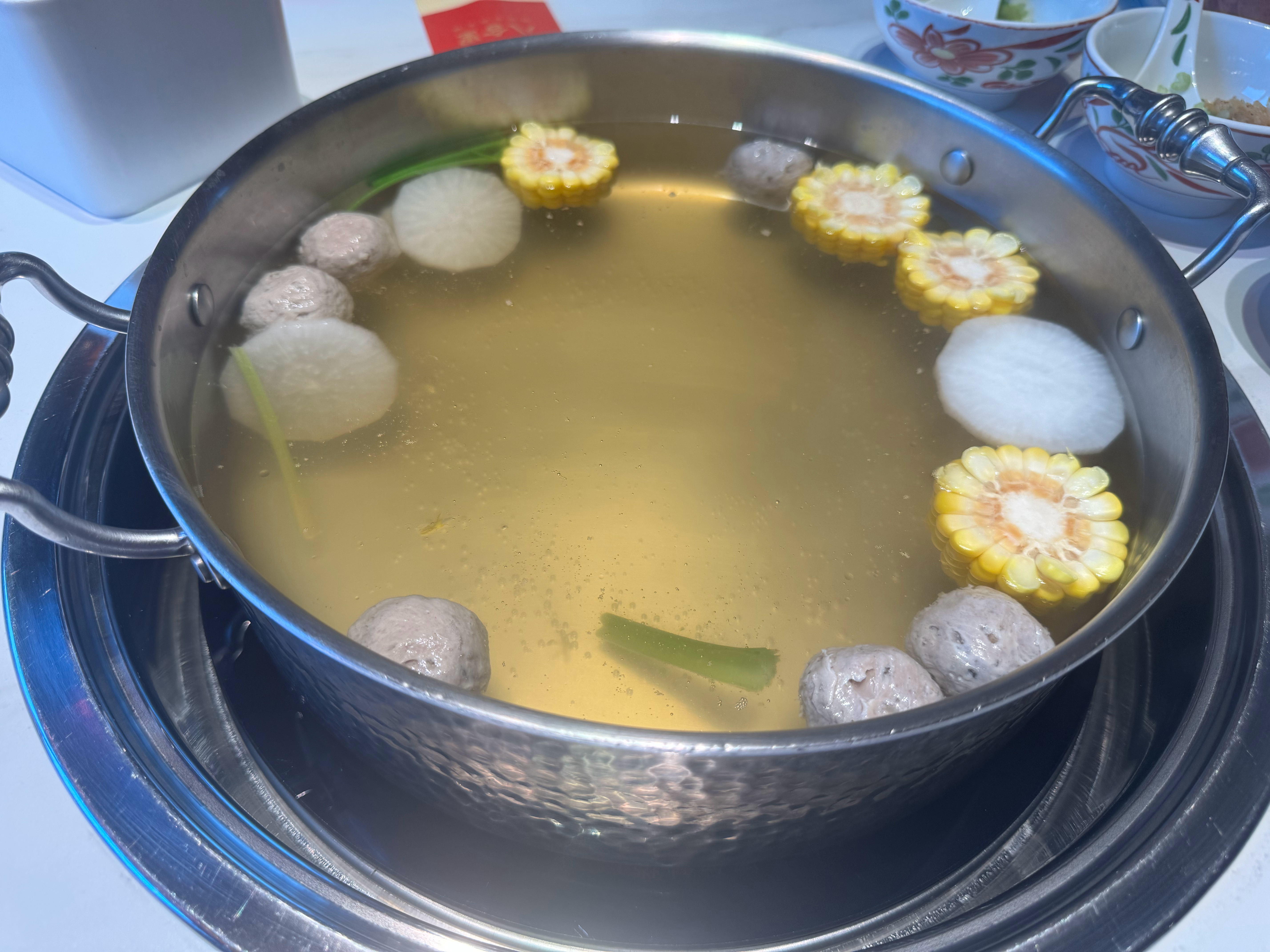 饿了一天，总算炫上肉了。 ​​​