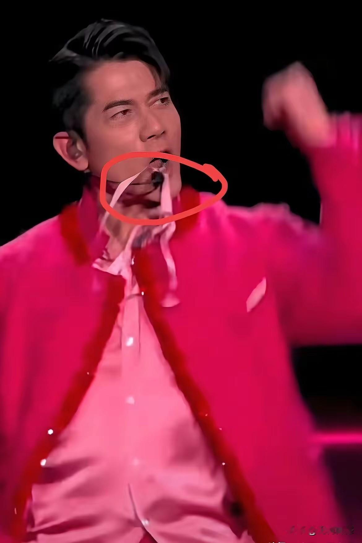 从年轻的时候，就非常喜欢高富城，现在对他依然还是非常喜欢，在昨天的春晚上，他的表