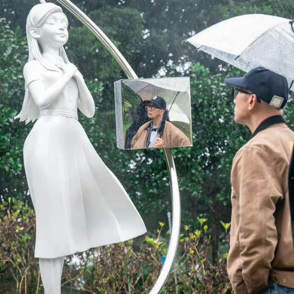 台北金宝山的雨，下得真是应景。

2月2日下午，大S离世周年，丈夫具俊晔为她设计