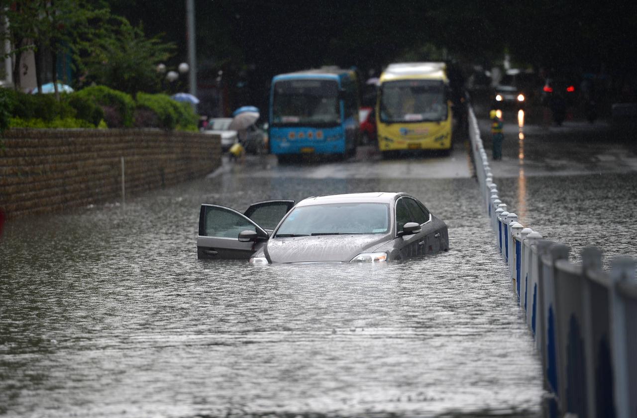 为啥每次下暴雨总有城市开启“看海模式”？答案很简单，因为咱们城市的排水系统，从设