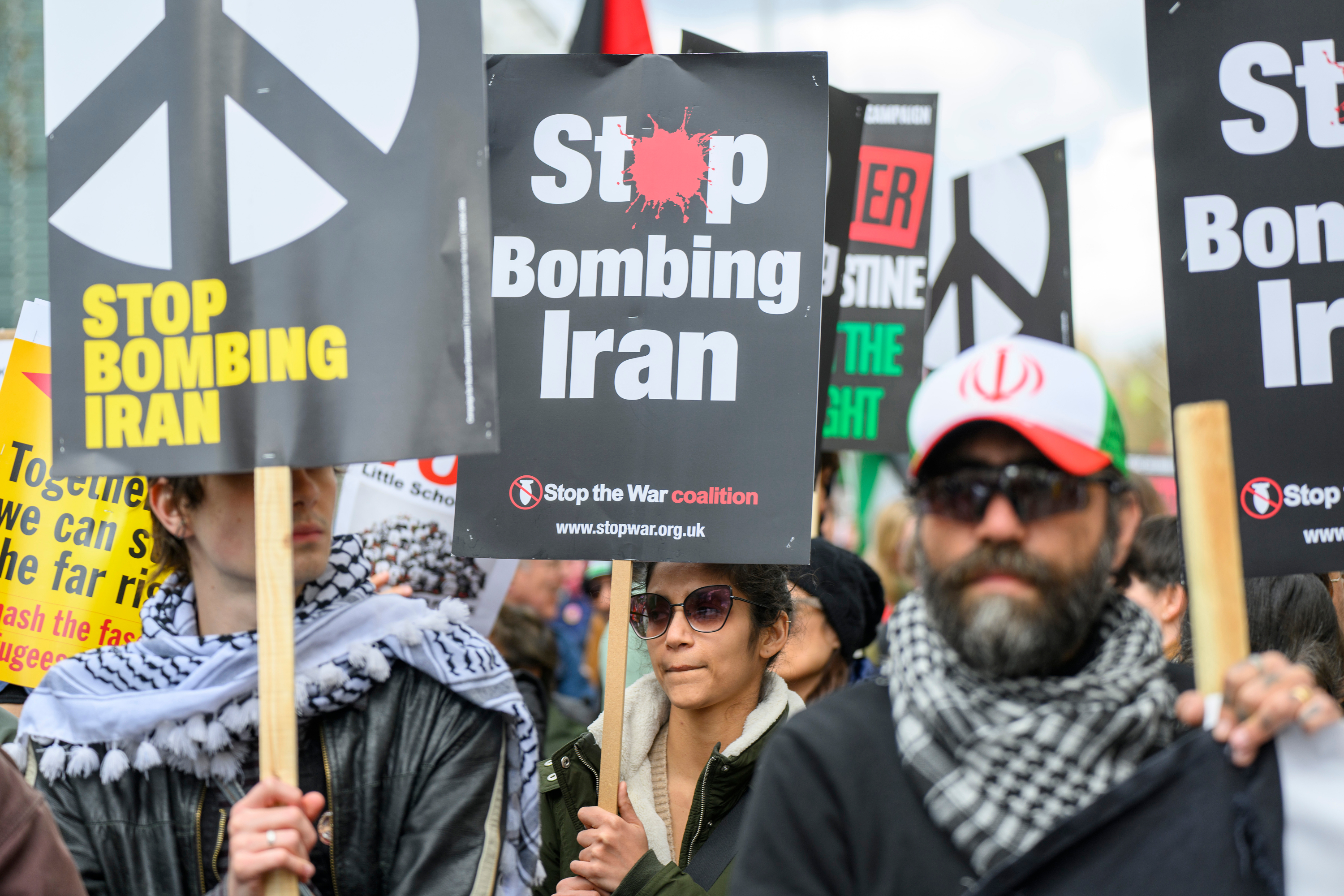 【港媒：#伊朗战争成单极世界秩序墓志铭#】#美国再也无法充当世界警察# 香港亚洲