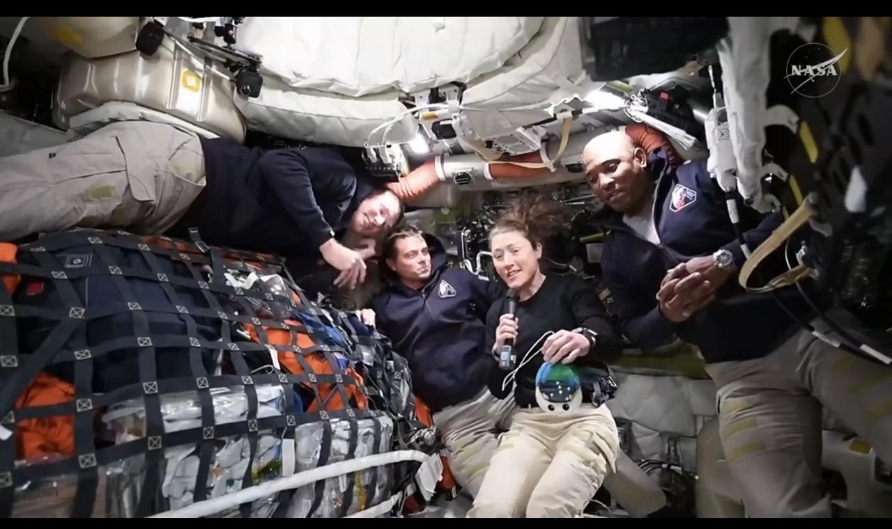 人类史上最高级的厕所维修工

“我是太空水管工，我为自己是太空水管工而感到自豪。