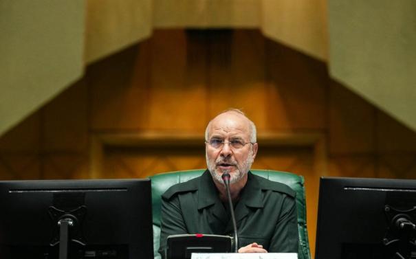 伊朗内部开始混乱！

4月21号，“伊朗国际”爆出个猛料，直接把伊朗高层的内斗摆