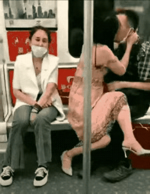 我总觉得这对男女不是正常的夫妻，恐怕又是婚外情吧？

要不然怎么能饥渴到这种地步