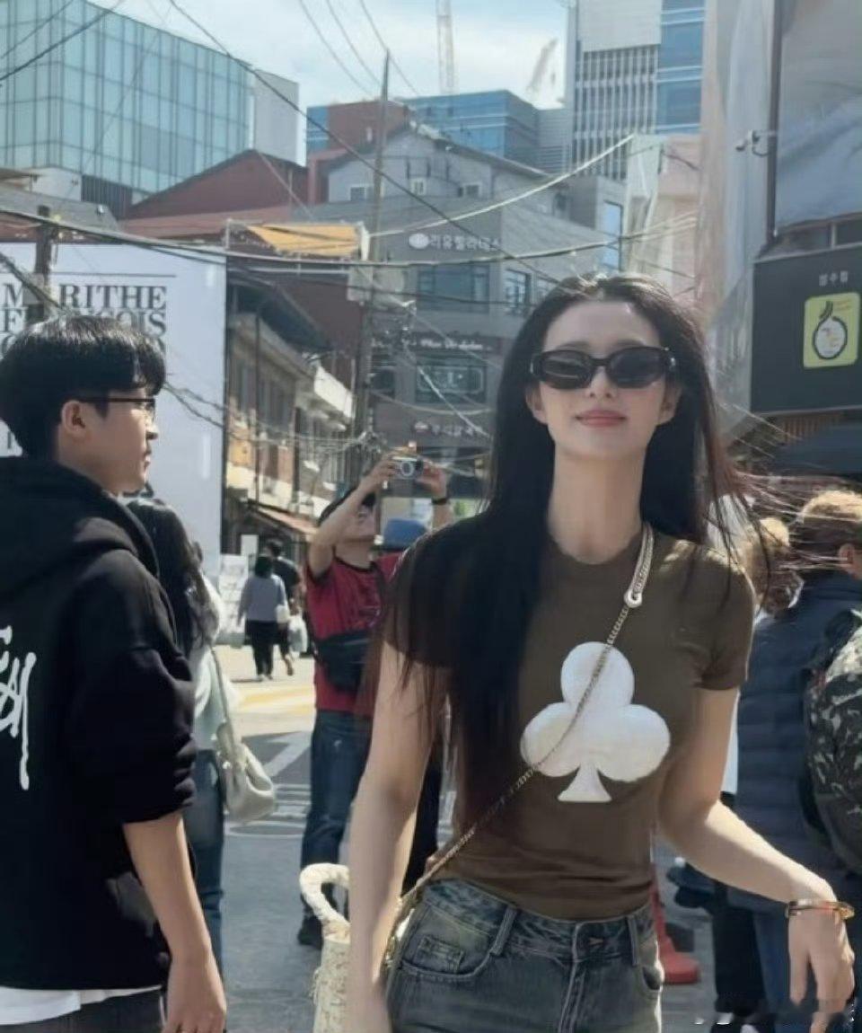 说实话 王楚然和张凌赫捆绑cp某人真的拉低了下限。。。 