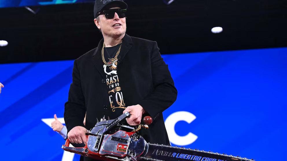 【马斯克回应特斯拉AI5芯片制造】马斯克：特斯拉AI5芯片将由台积电和三星分别制