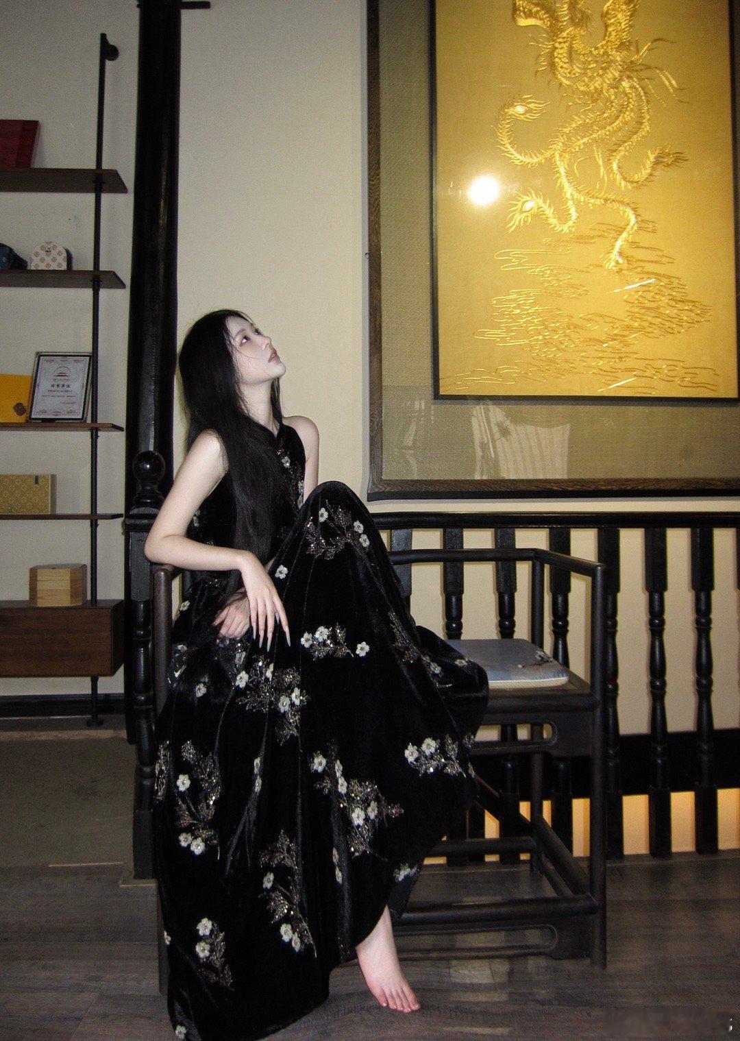 𝑴𝑶𝑺𝑺 𝟗.𝟏𝟎/𝟐𝟎:𝟎𝟎𝒑𝒎【墨夜金枝】丝绒钉珠