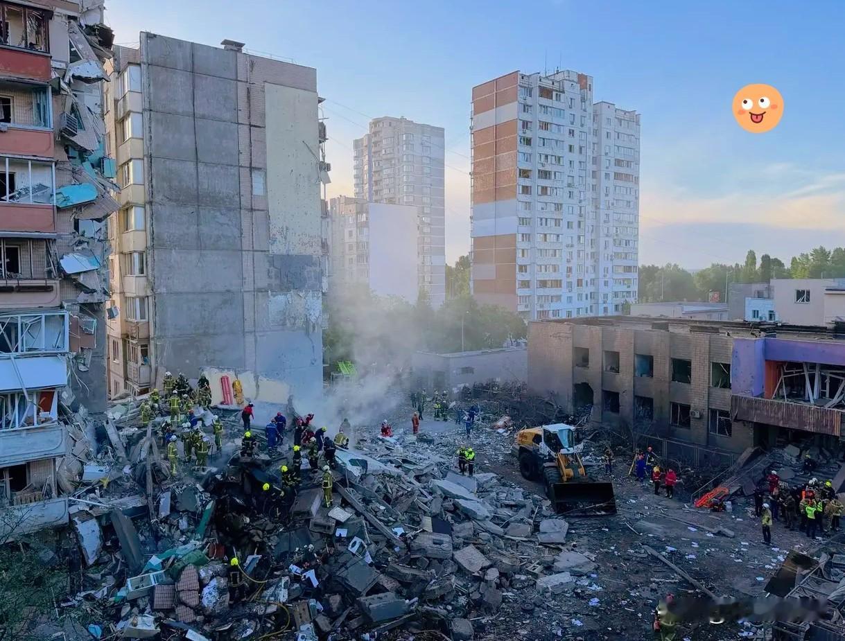 俄乌冲突升级：俄军大规模空袭基辅，泽连斯基下令反击

这场打击从5月13日傍晚就